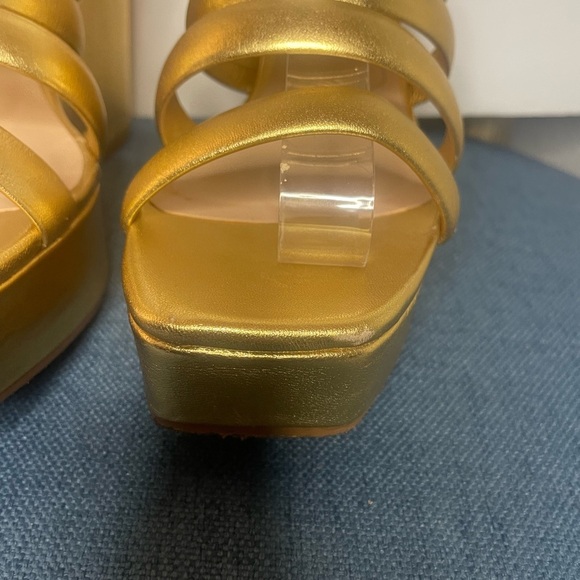 Charles David Judy Gold Wedge Sandal size 9 - Picture 3 of 12